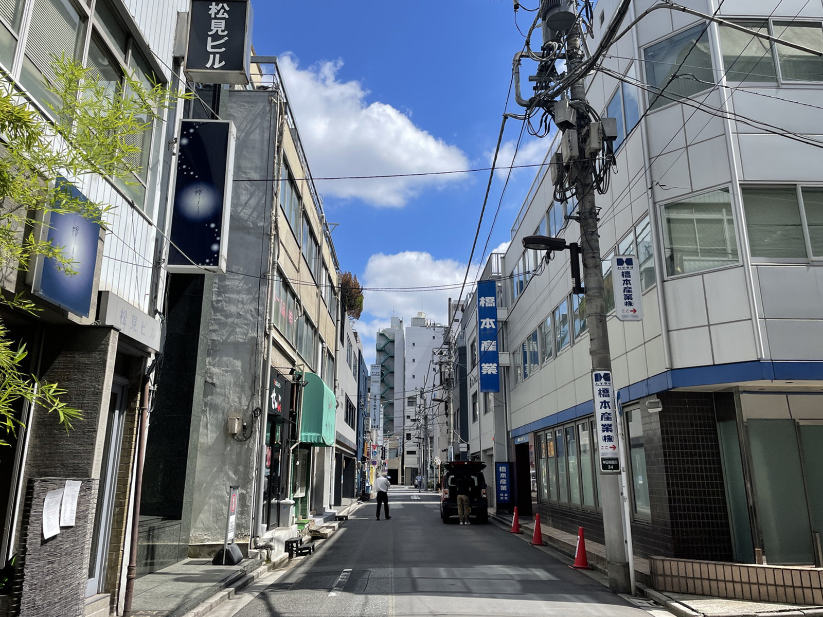 柴崎ビル前面の通り