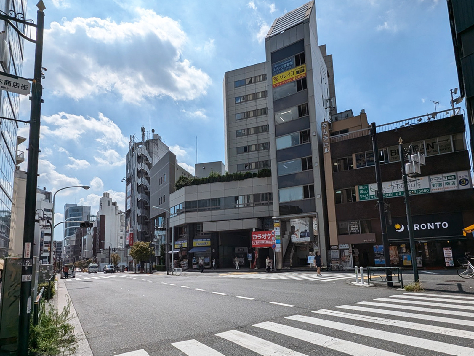 toDOe代々木前面の通り