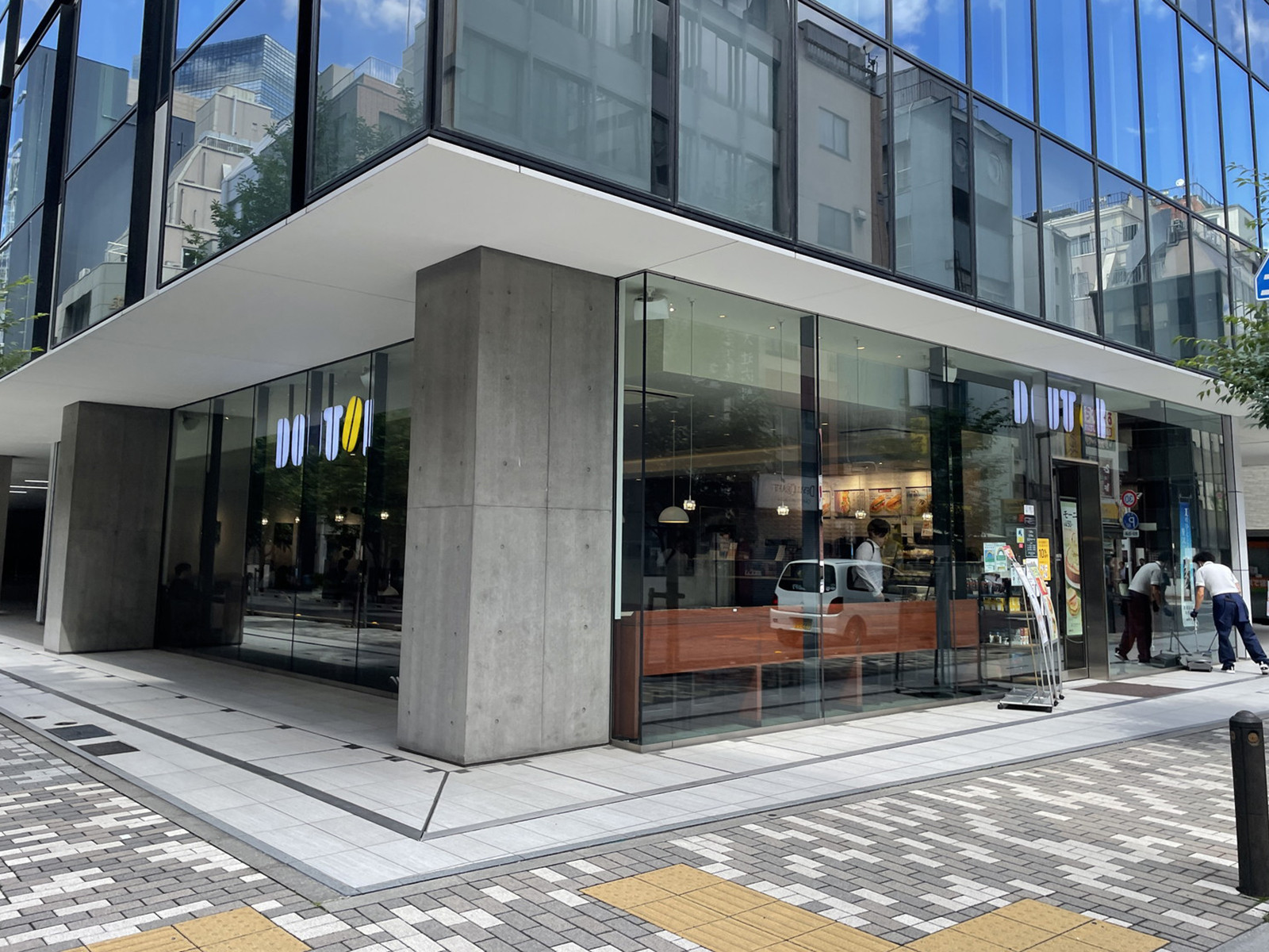 至近のドトールコーヒーショップ神田南口店