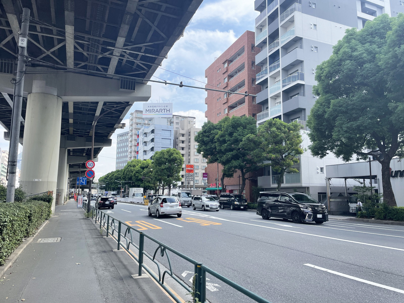 フロントプレイス飯田橋前面の目白通り