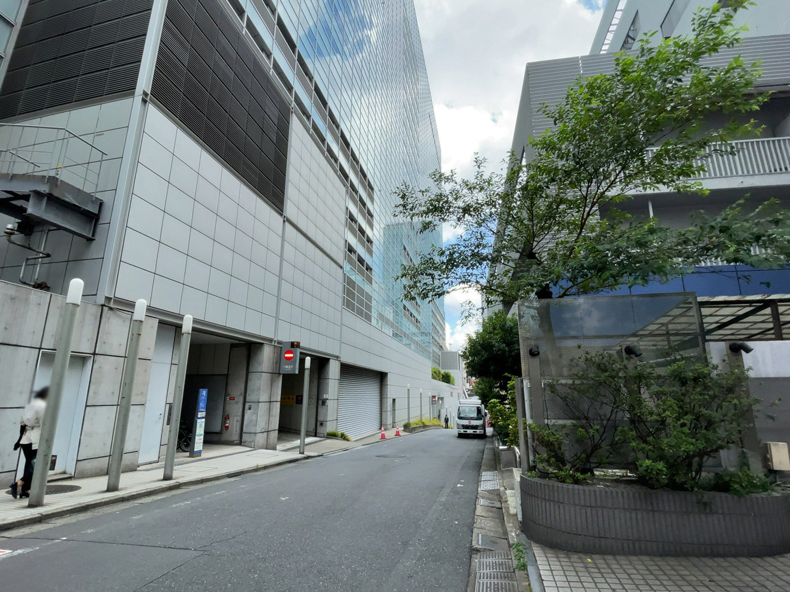 ST渋谷ビル前面の通り