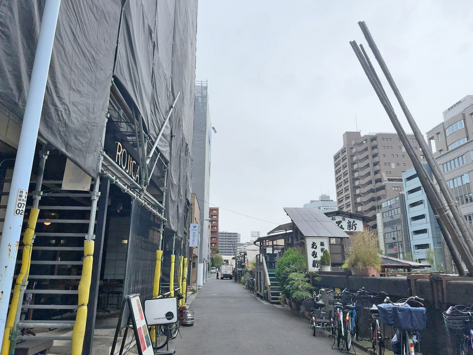 スケガワビル前面の通り