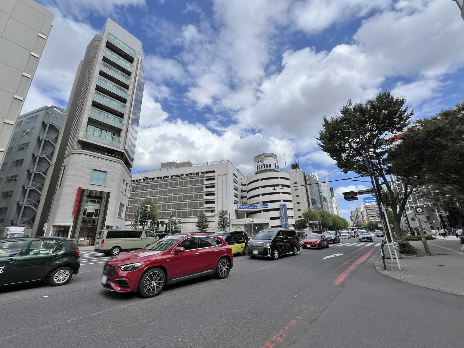 小杉ビル前面の靖国通り