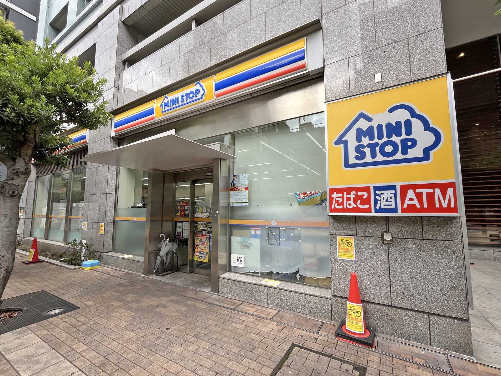 徒歩1分のミニストップ新宿花園通り店
