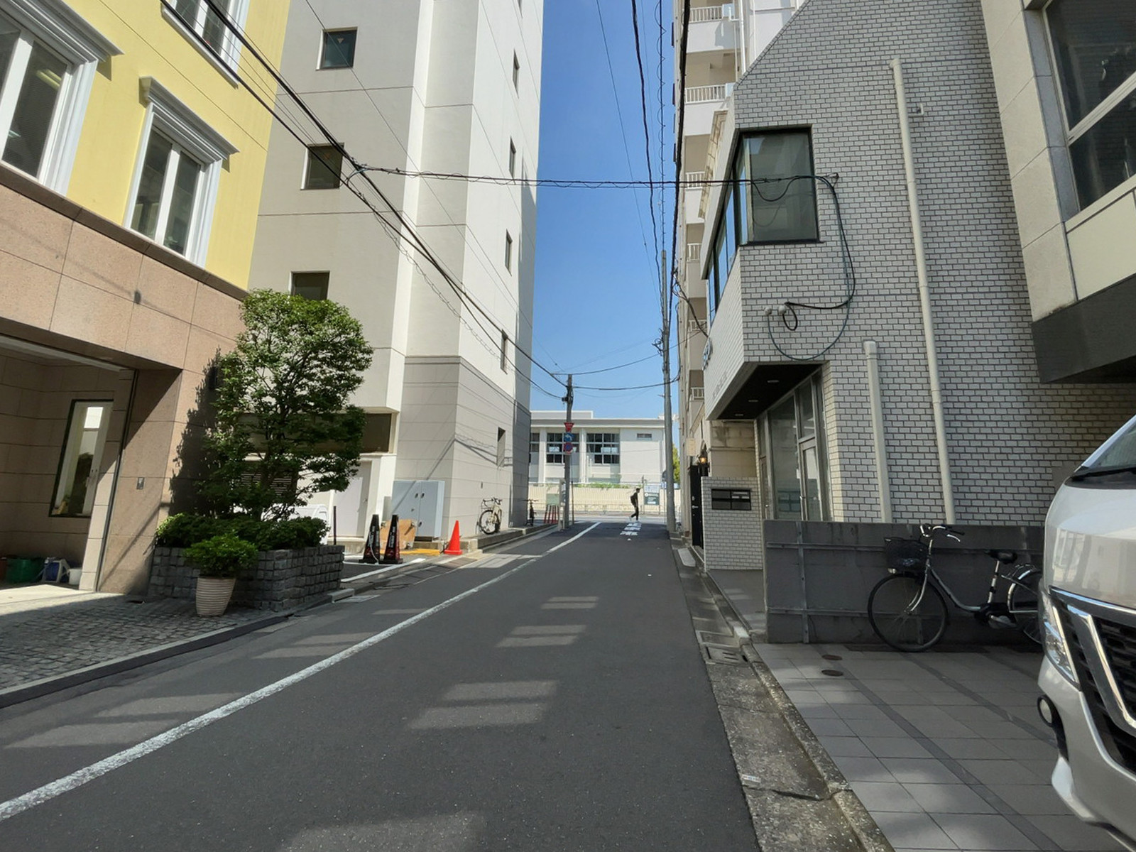 コージュビル前面の通り