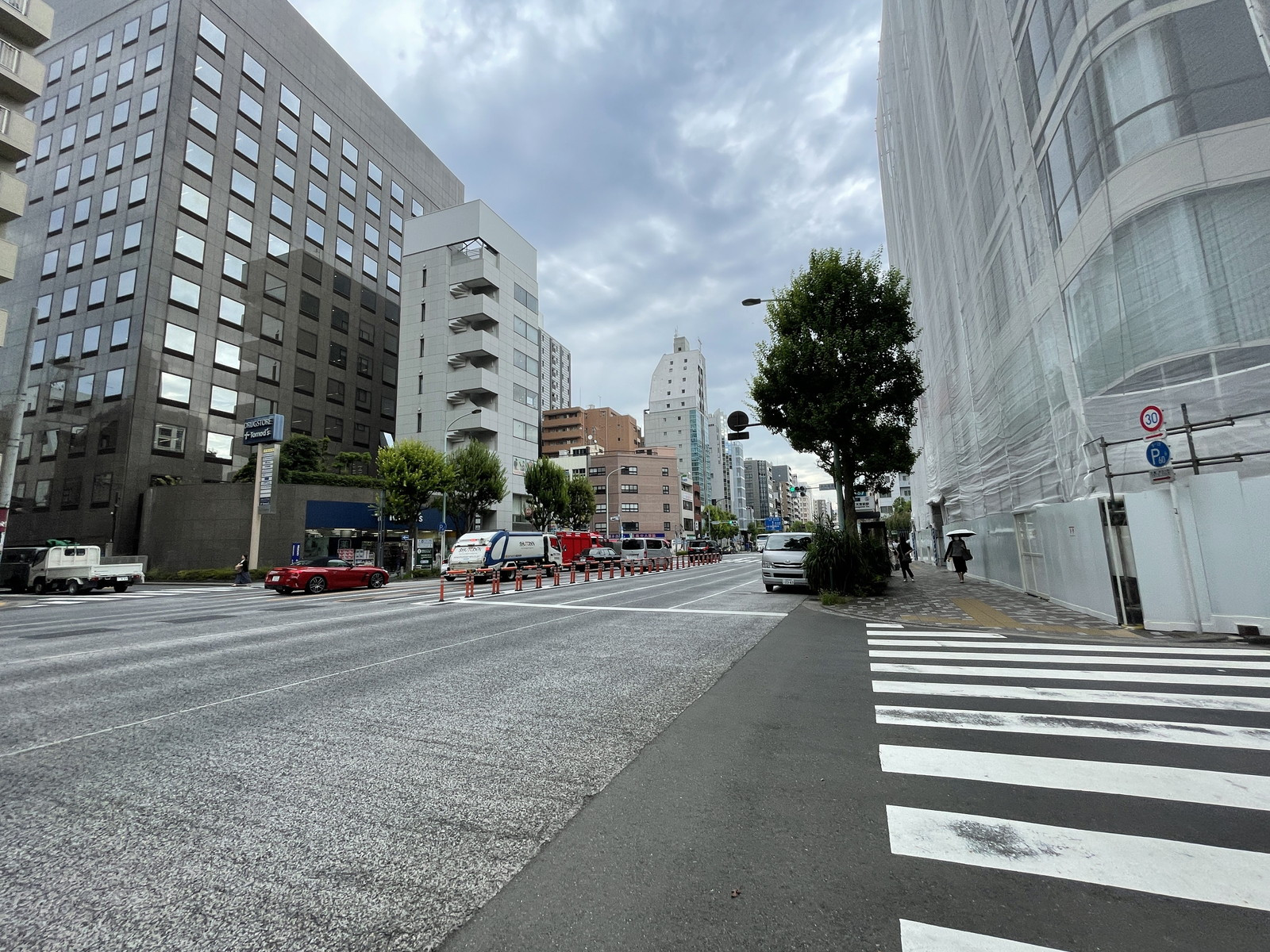 水天宮前東急ビル前面の通り