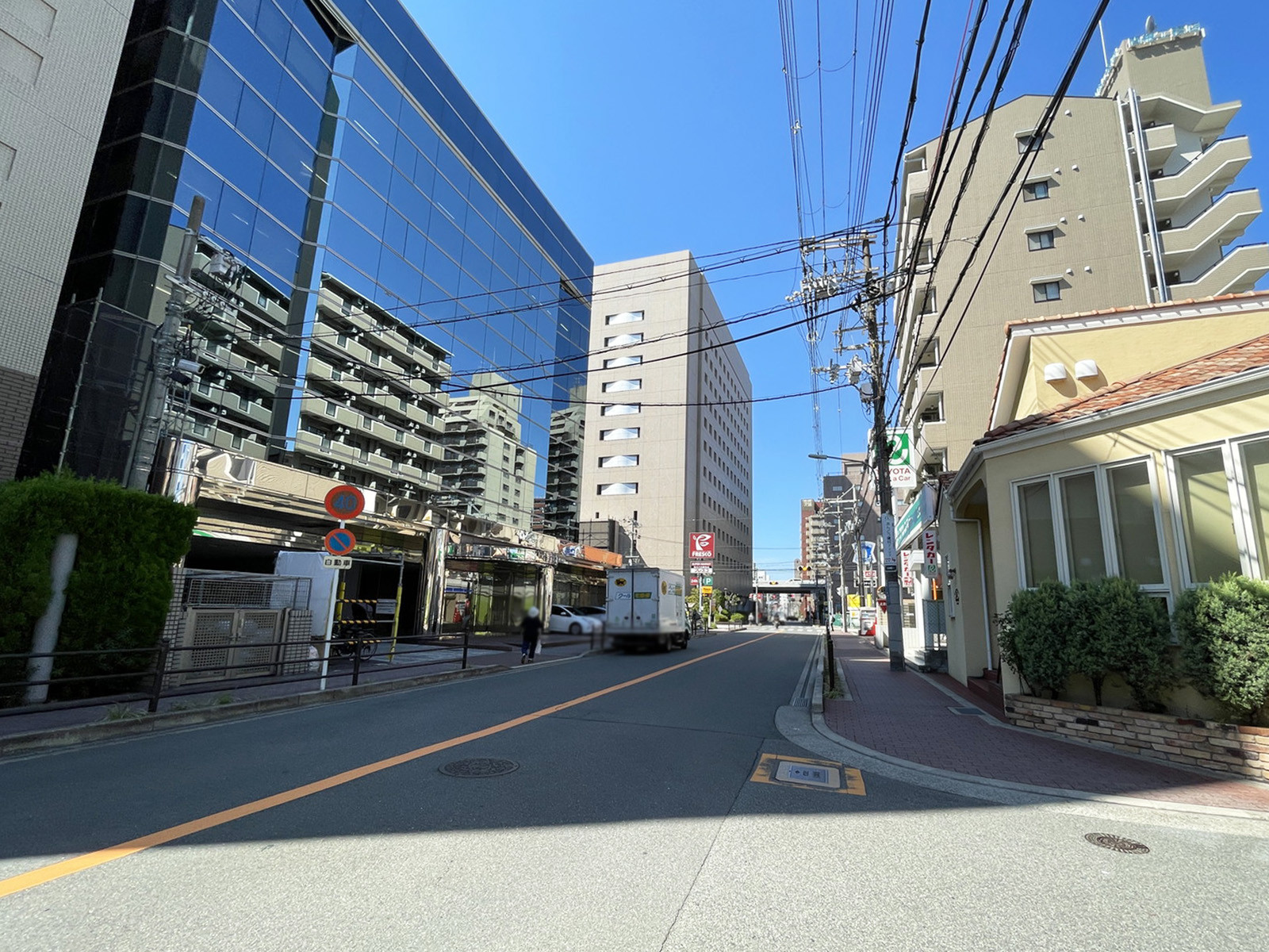 TCSビル前面の通り