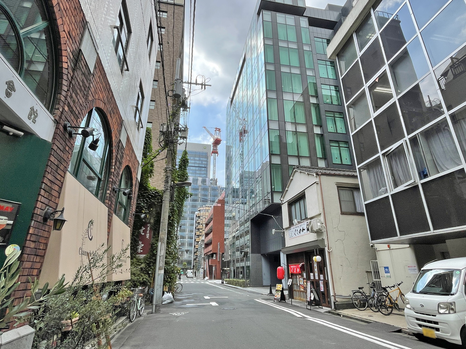 藤井第一ビル前面の通り