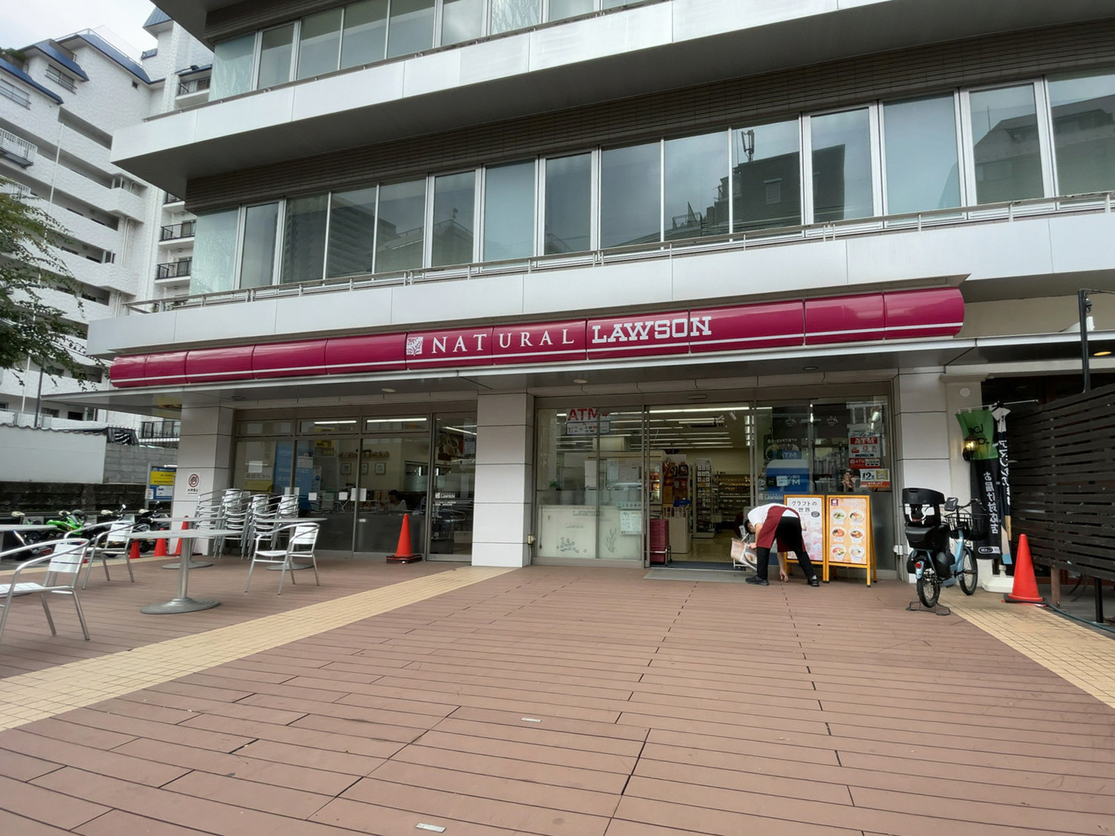 徒歩3分のナチュラルローソン 渋谷代官山店