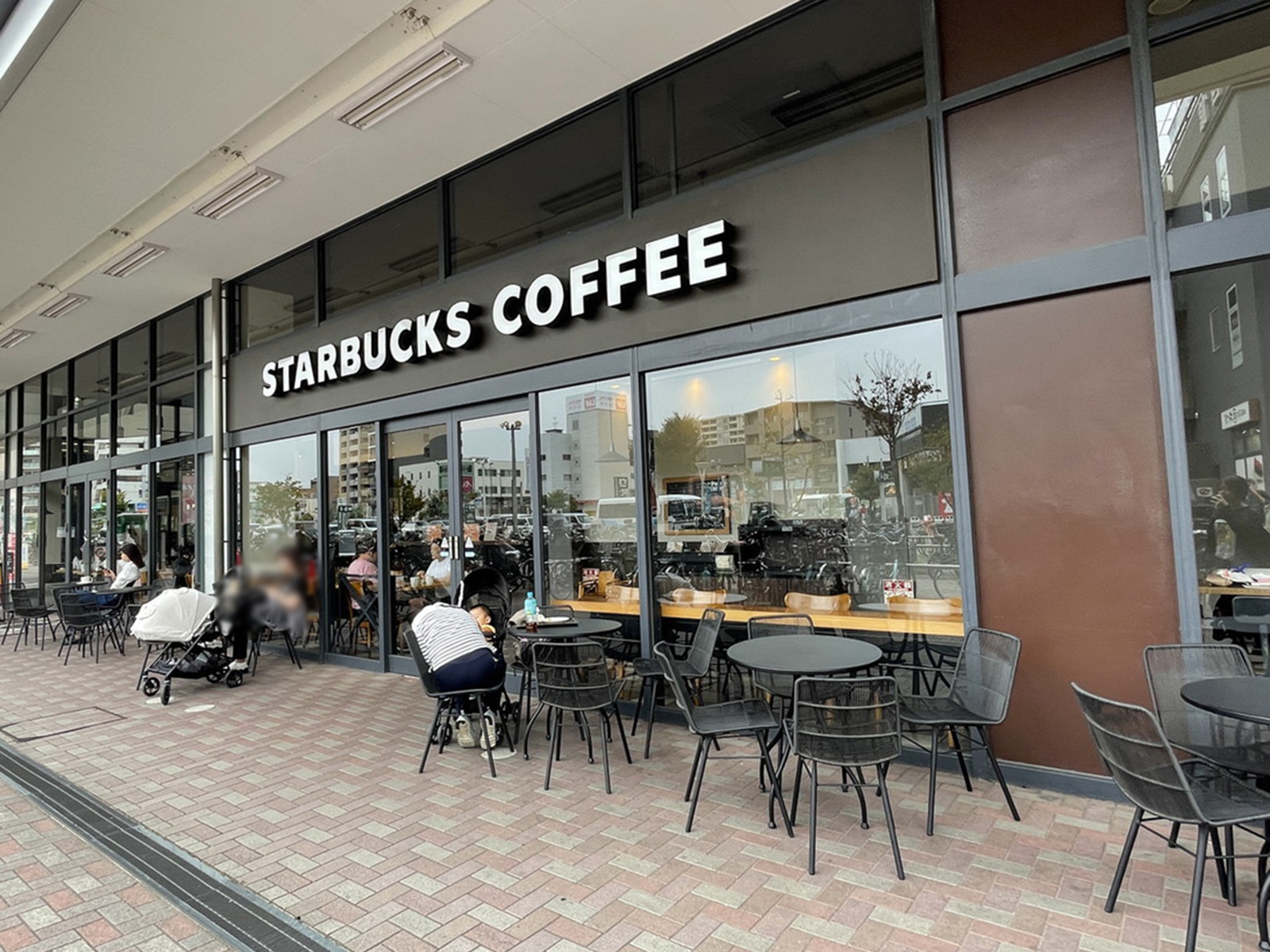 徒歩3分のスターバックスコーヒーイオン南砂店