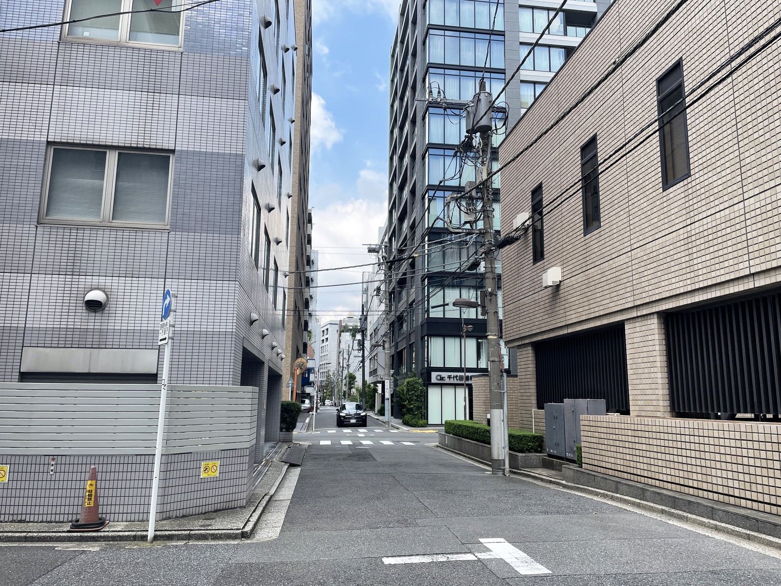 錦町1丁目ビル前面の通り