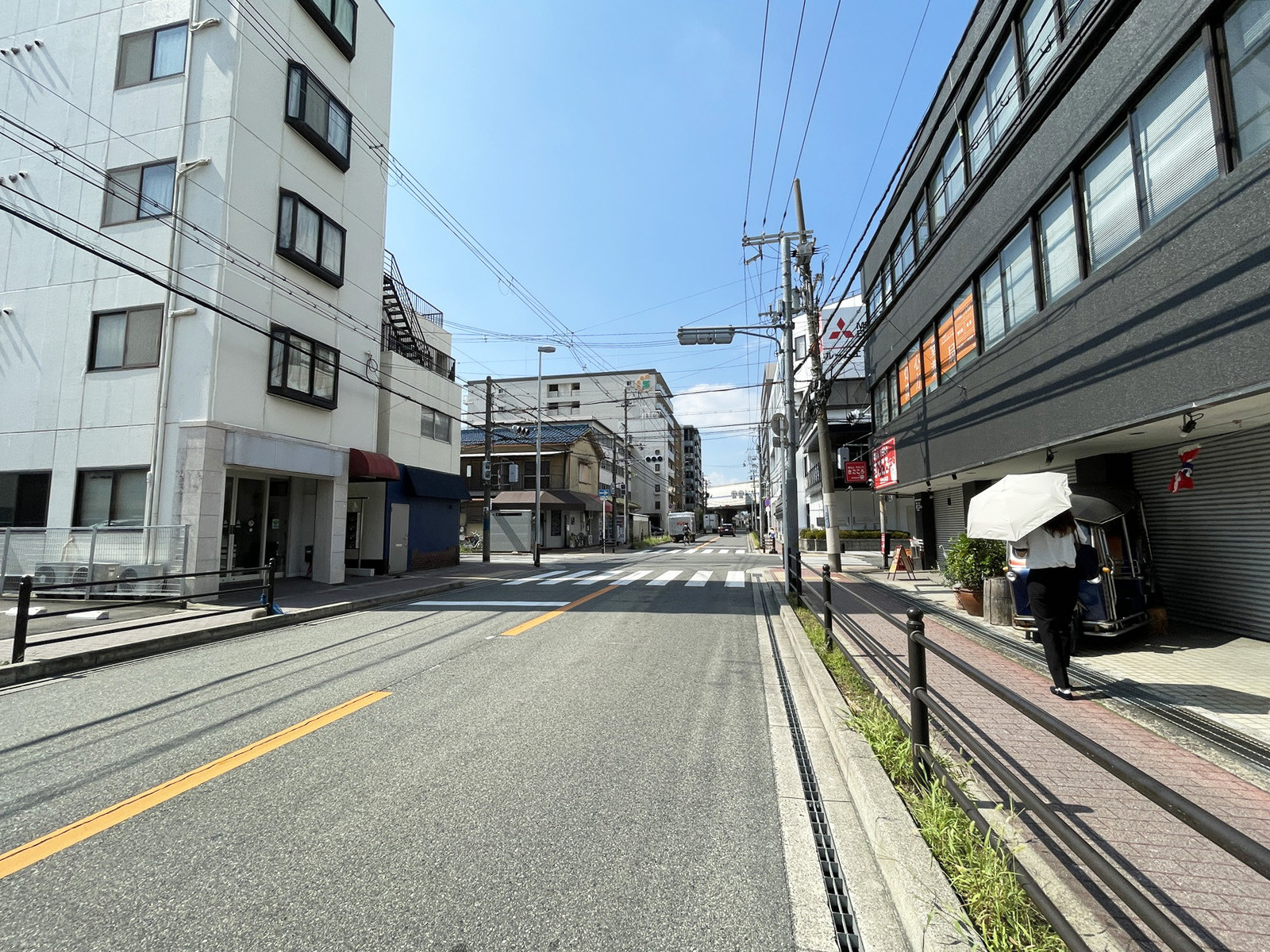江坂DAプラザ前面の通り
