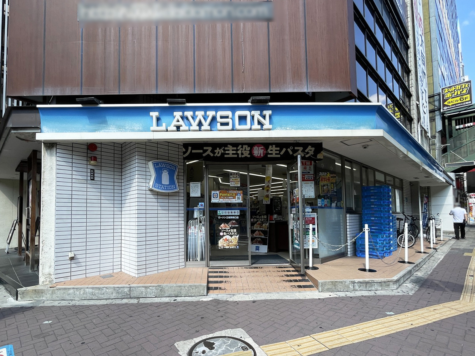 隣のローソン 江坂駅南口店
