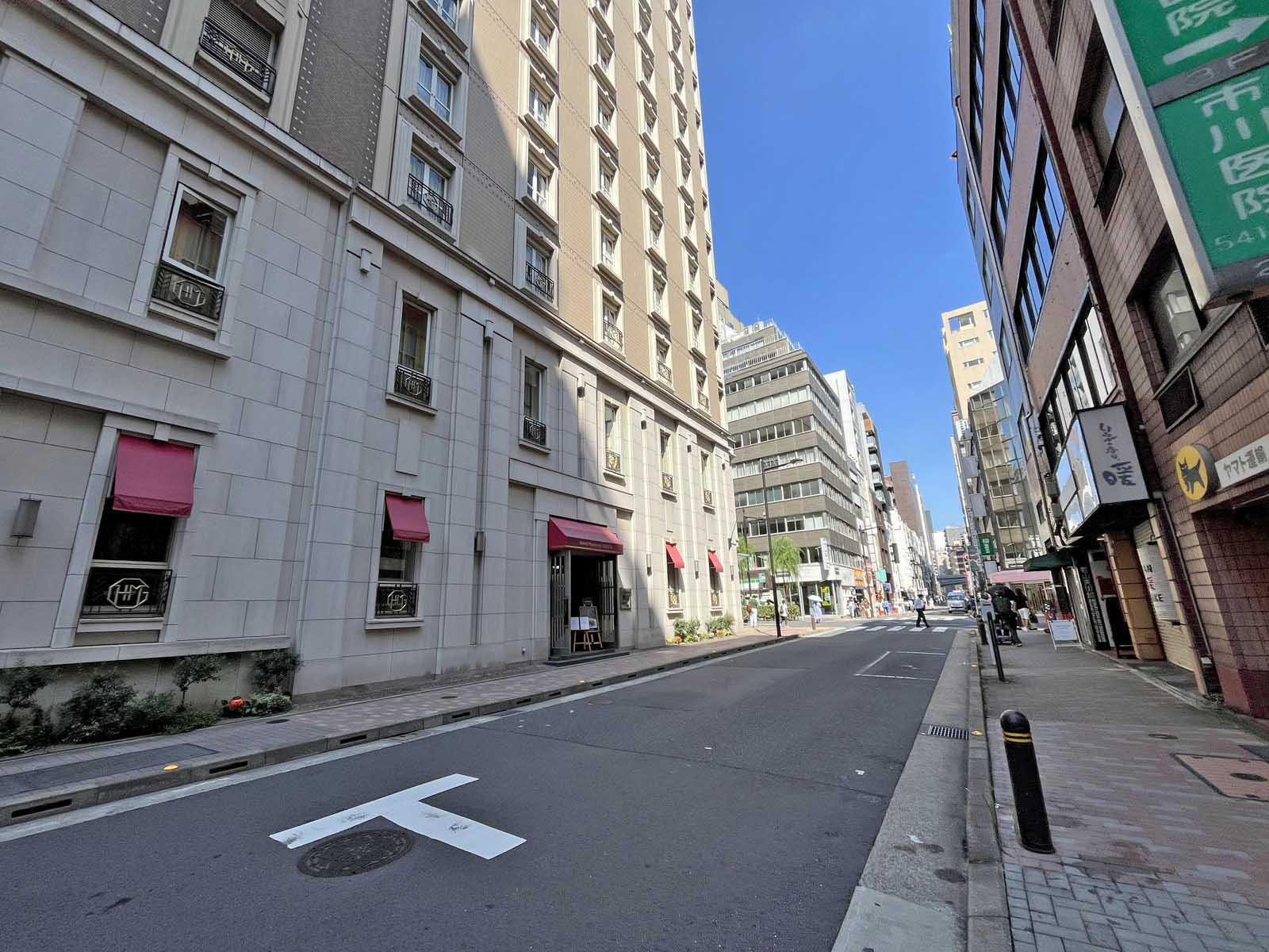 銀座小林ビル前面通り