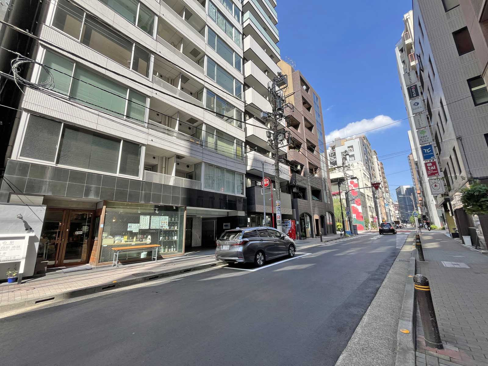 片帆ビル前面通り