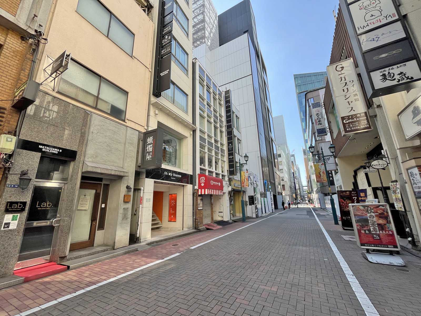REGUS 銀座3丁目大倉別館（リージャス）前面通り