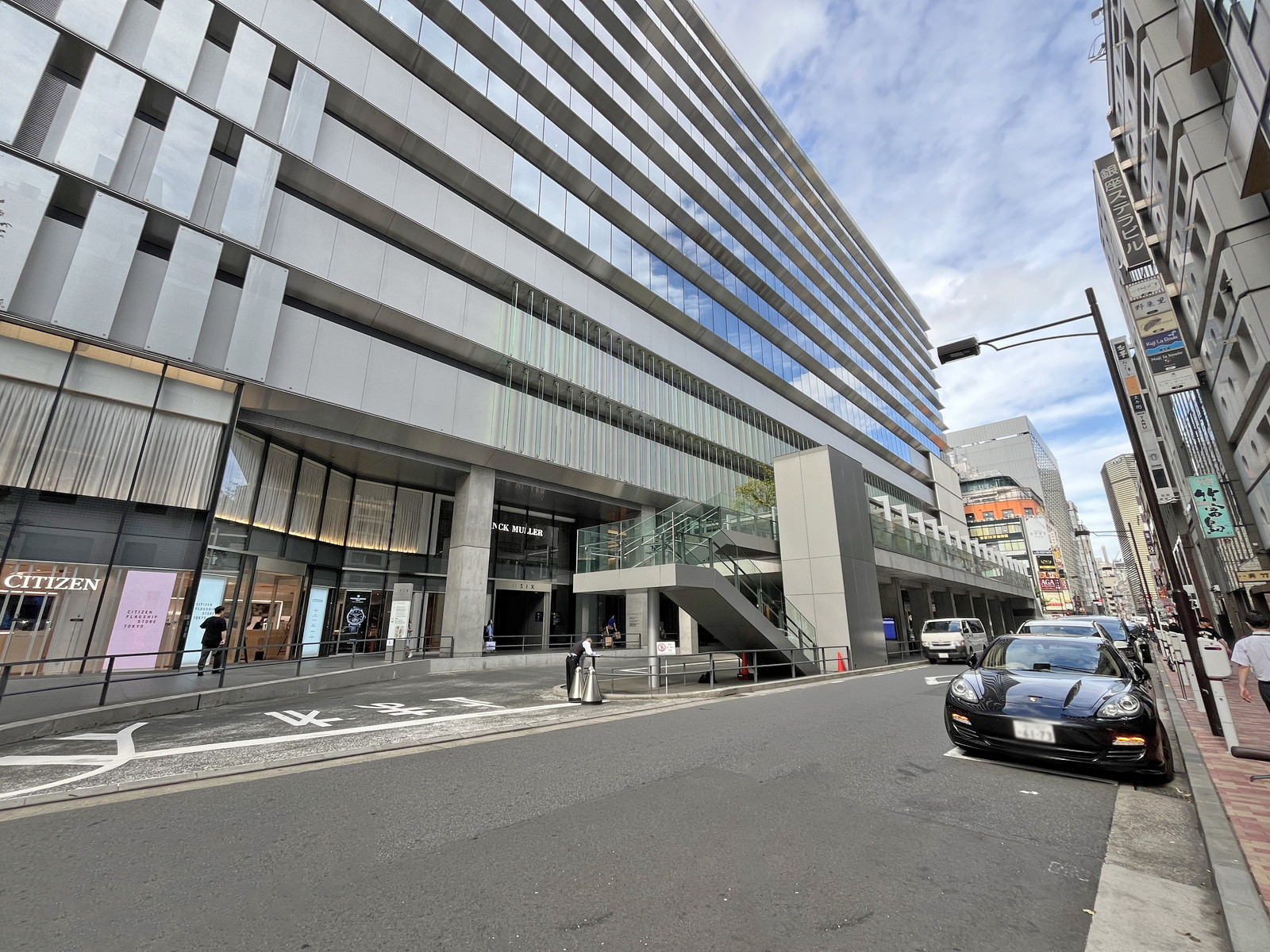 いちご銀座612ビル前面通り