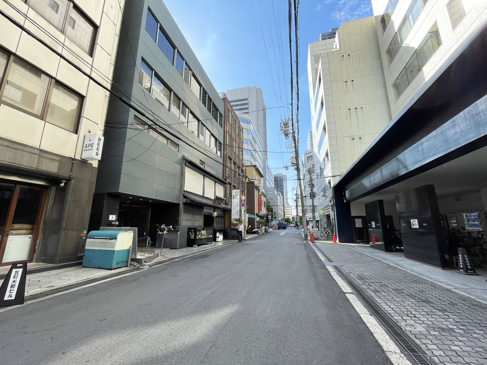 瓦町ダイワビル前面の通り