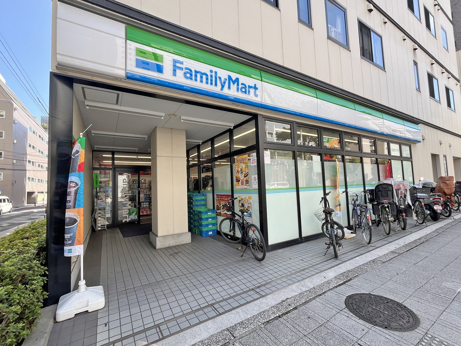 徒歩1分のファミリーマート小伝馬町大門通り店