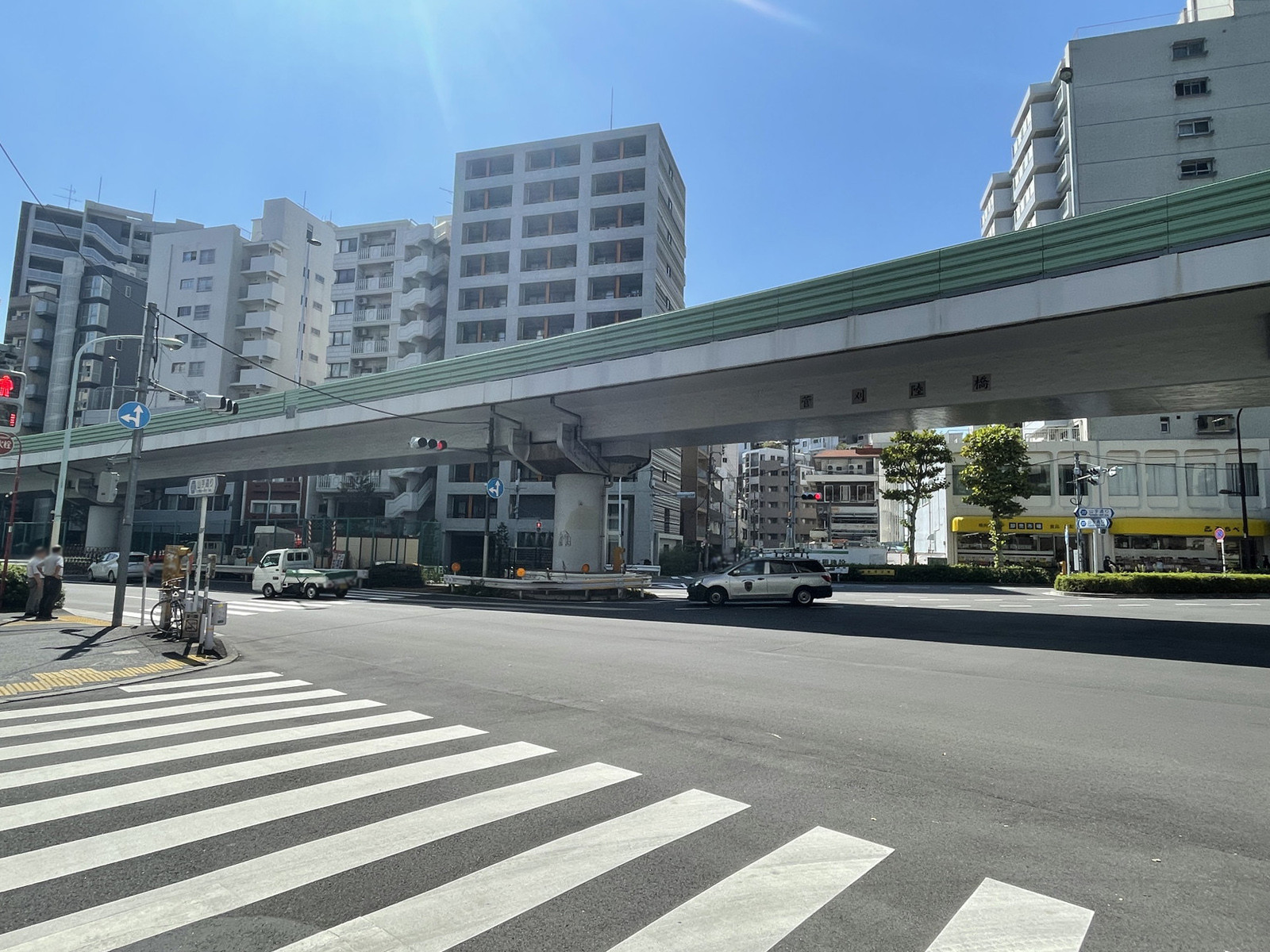 VORT青葉台2前面の通り