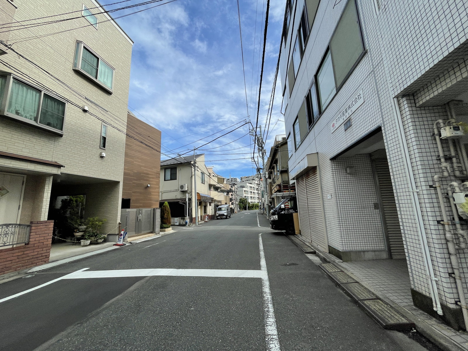周辺は閑静な住宅エリア