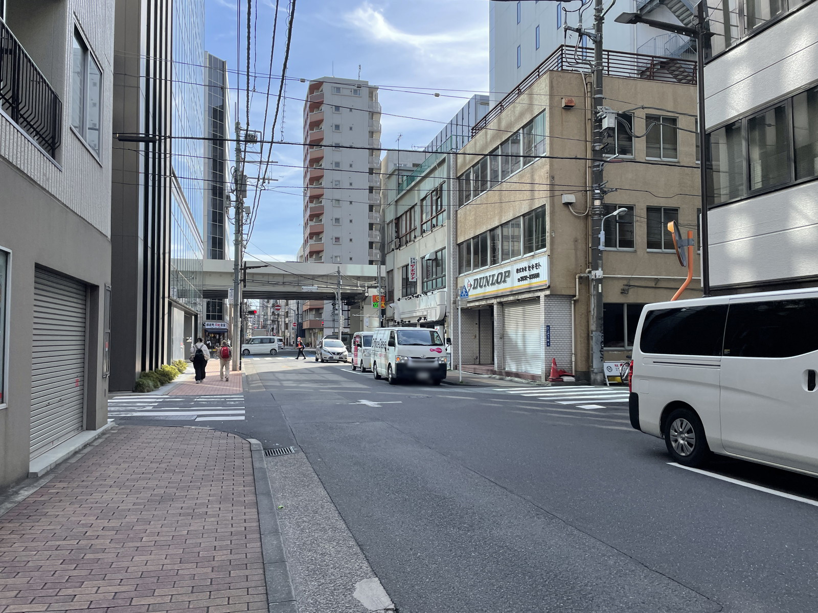 第2オリエントビル前面の通り