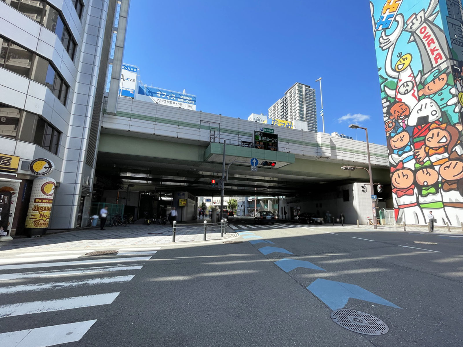 住友生命本町第2ビル前面の通り