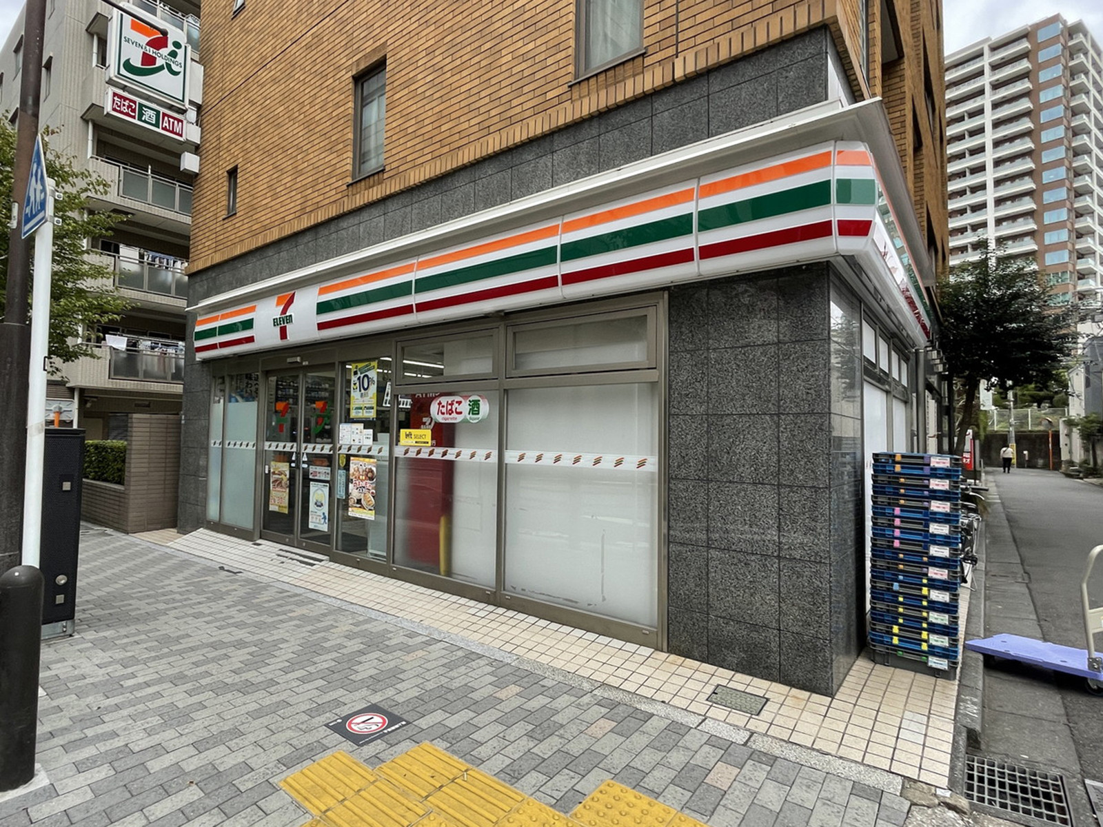徒歩1分のセブンイレブン千代田富士見1丁目店