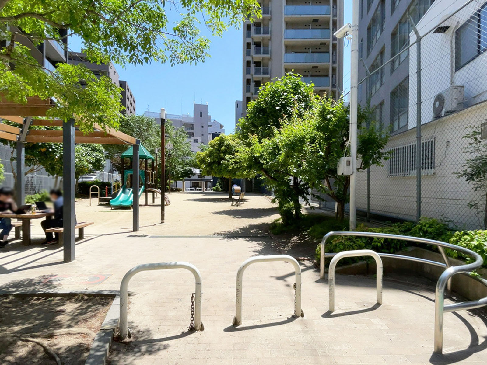至近の西天満どんぐり公園