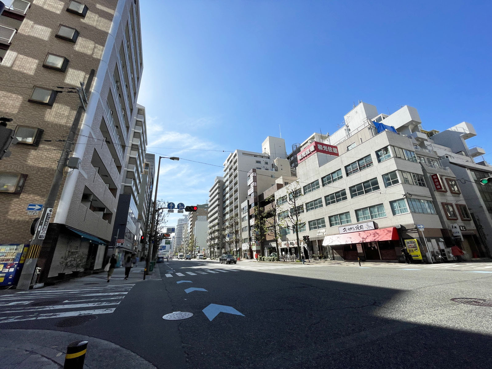 南森町イシカワビル前面の通り