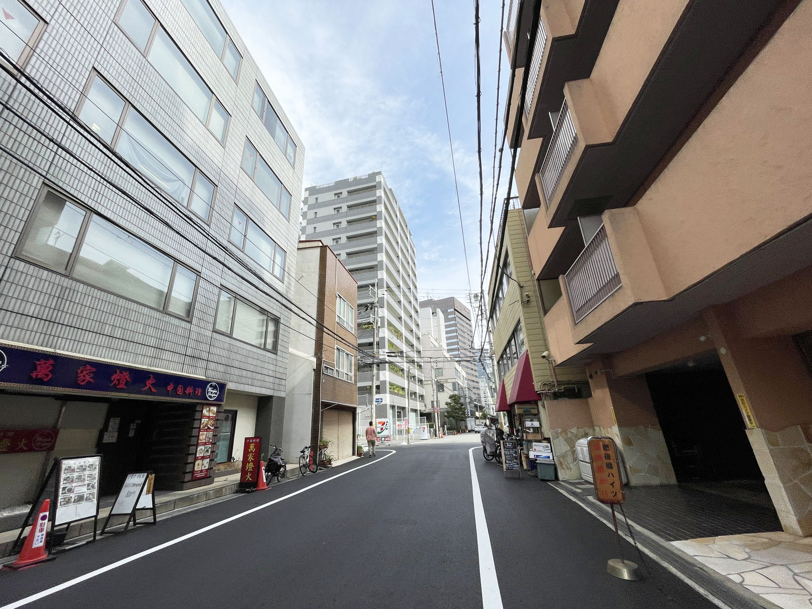 三洋ビル前面の通り