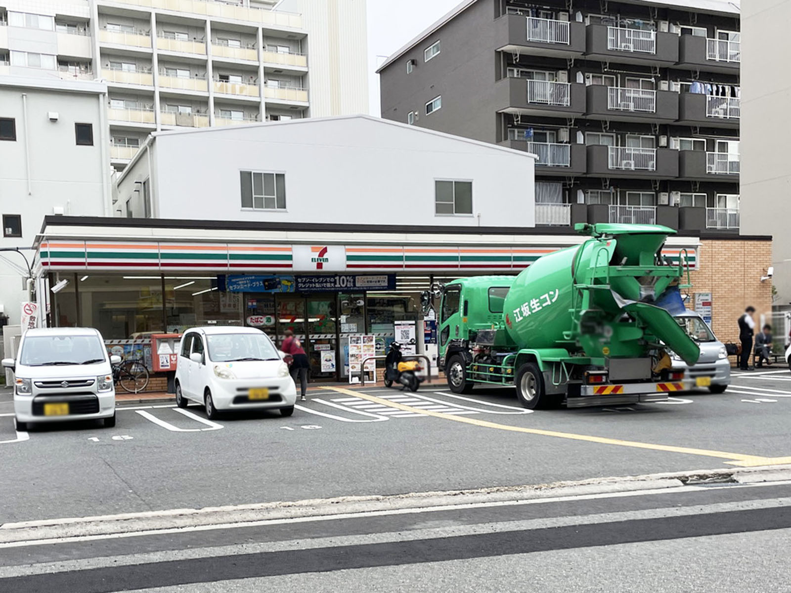 付近のセブンイレブン 吹田江の木町店