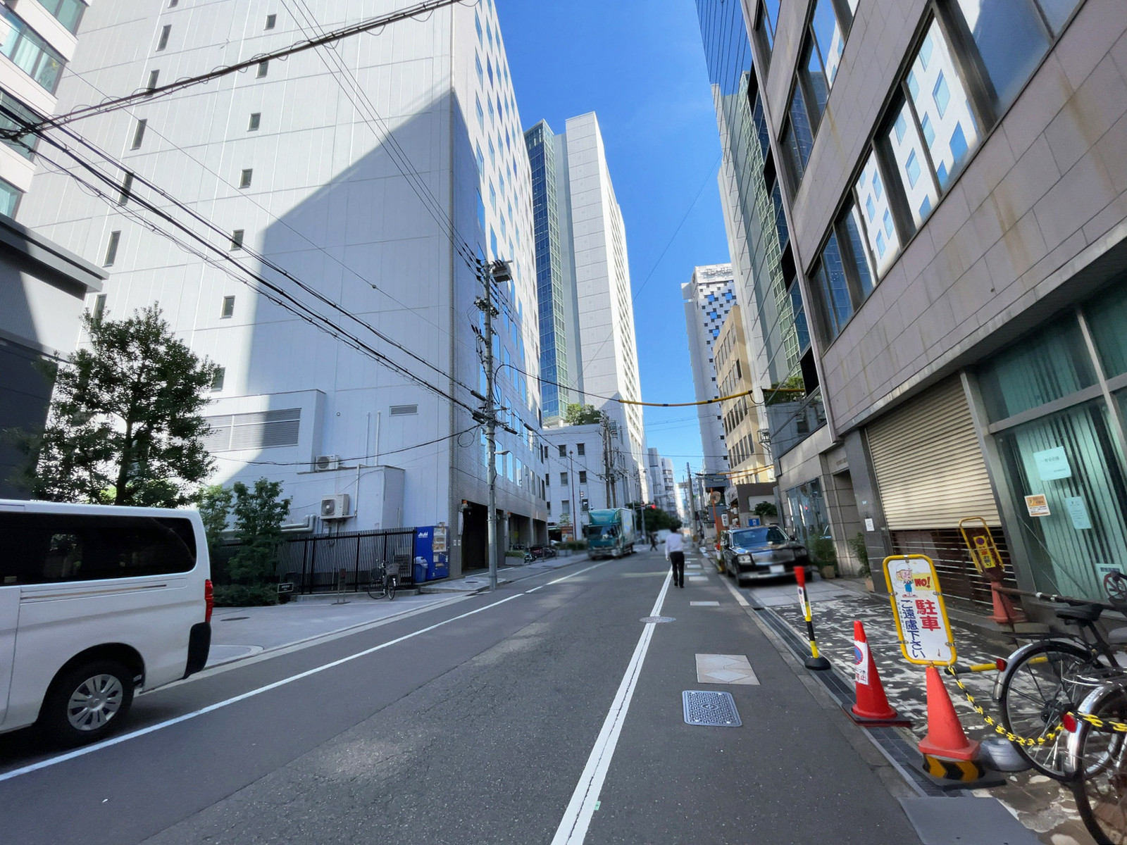 北浜山本ビル前面の通り