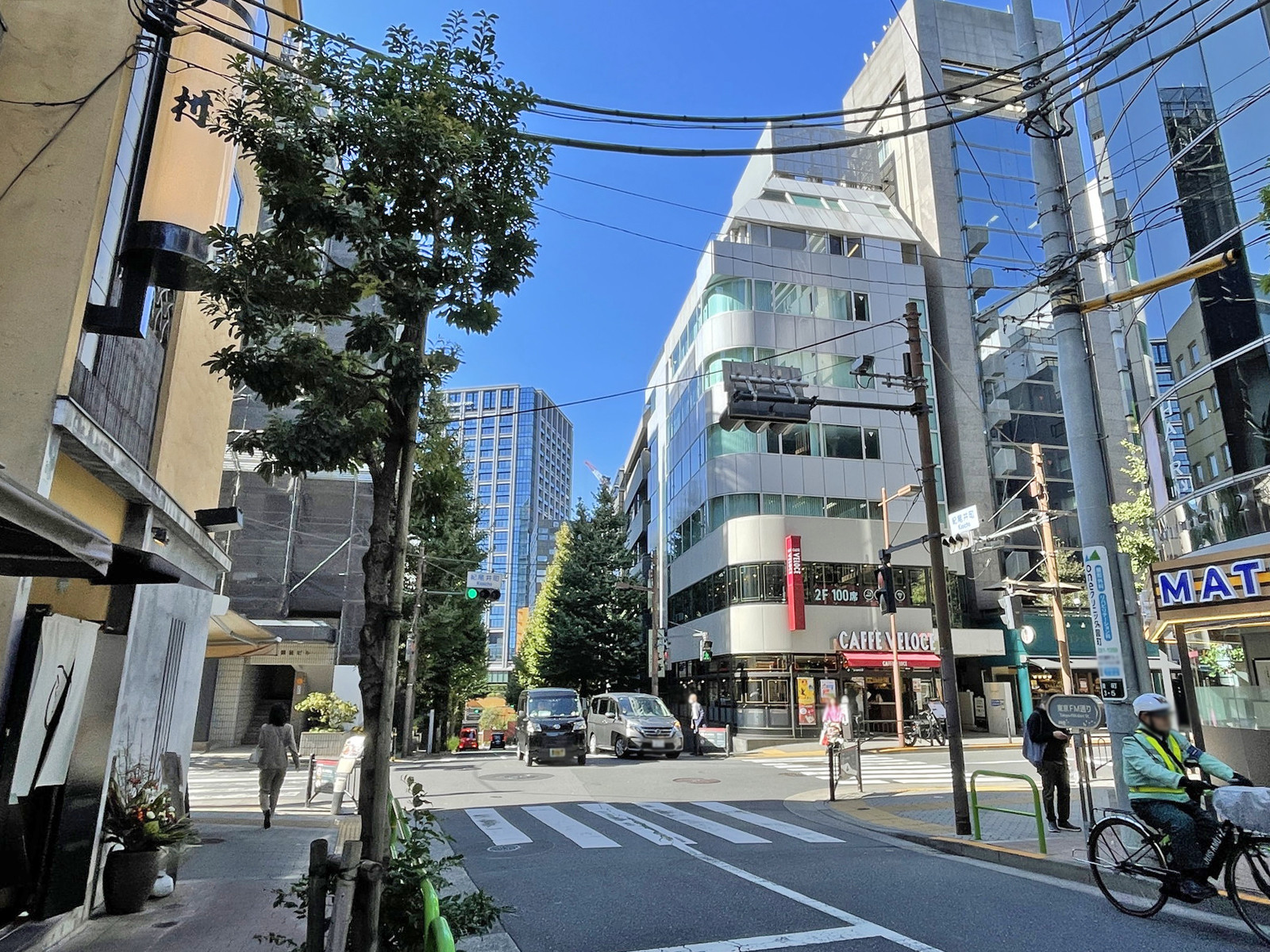 麹町晴花ビル前面の東京FM通り