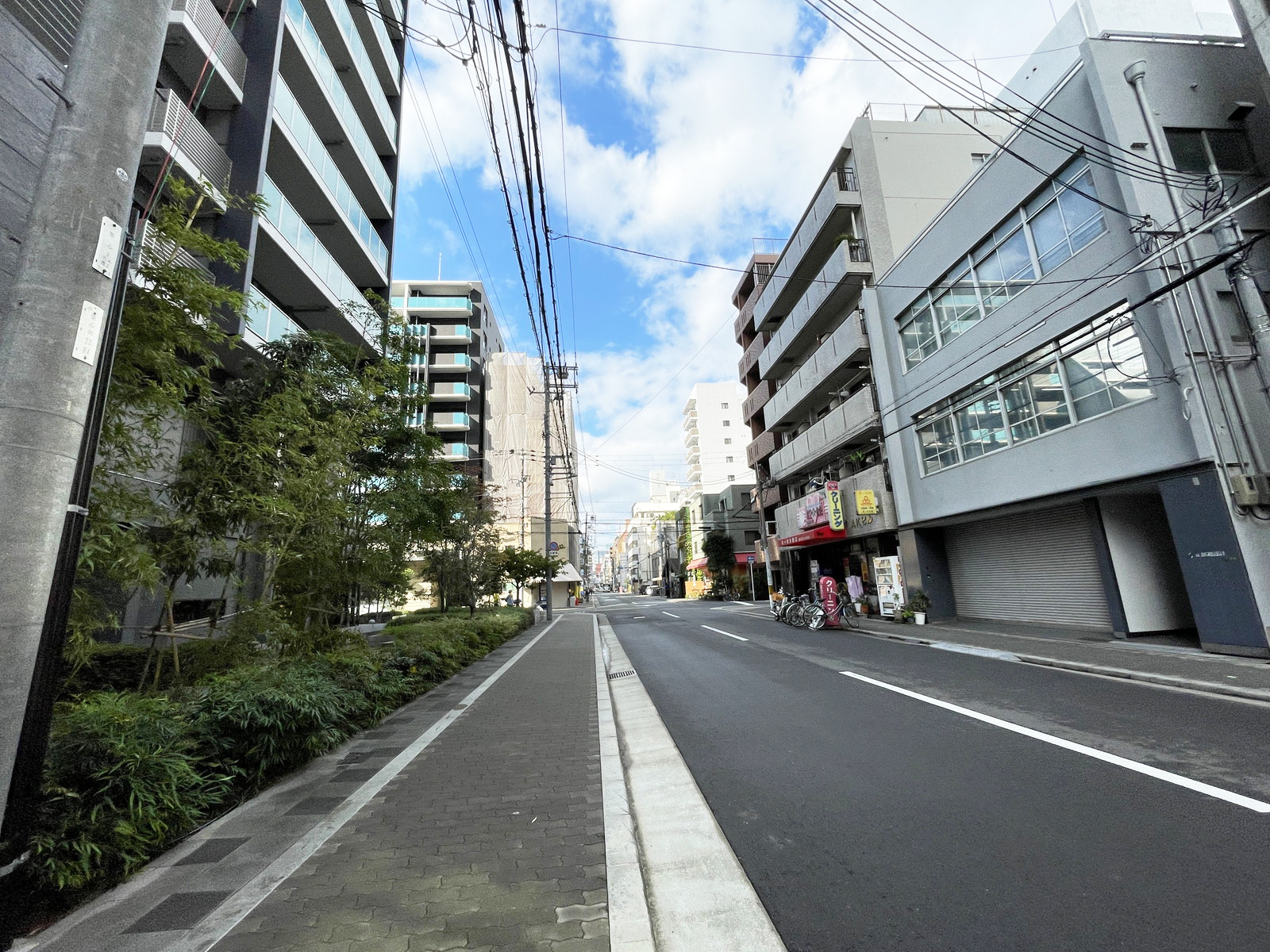 南森町マナベビル前面の通り