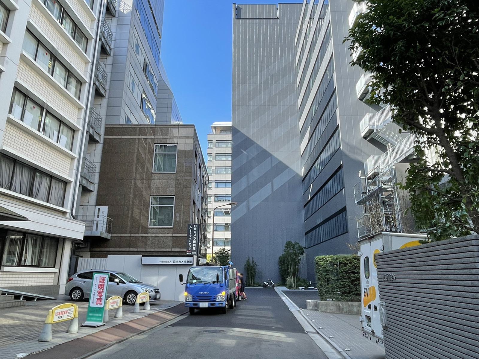サクラフロント一番町前面の通り