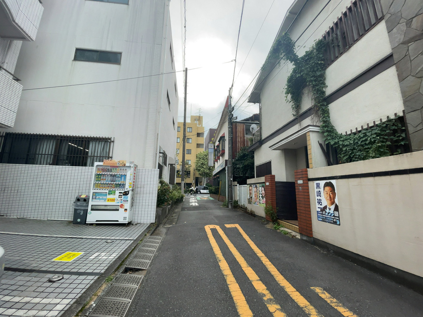 クリンネルビル前面の通り