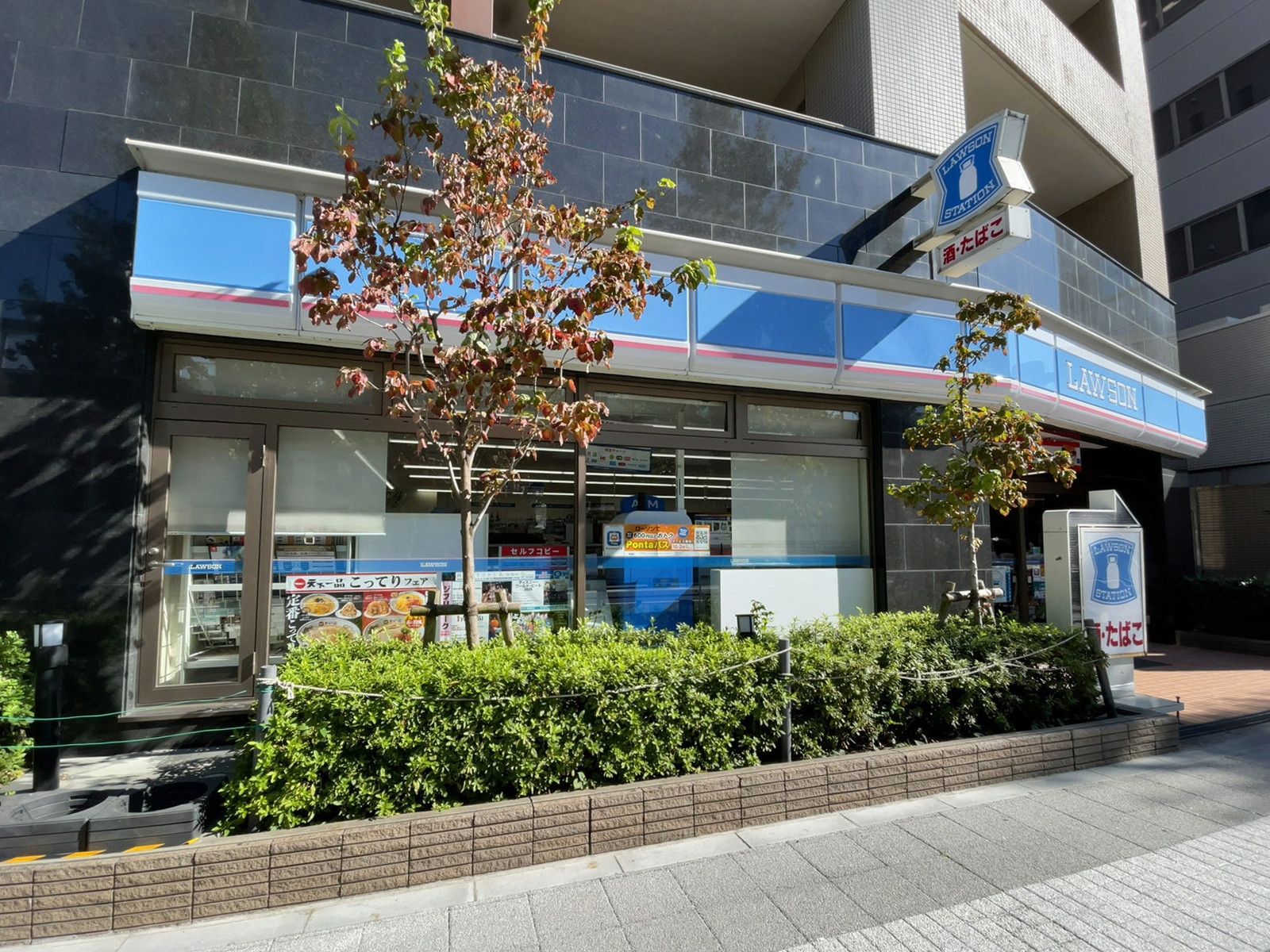 徒歩3分のローソン 代々木西参道店