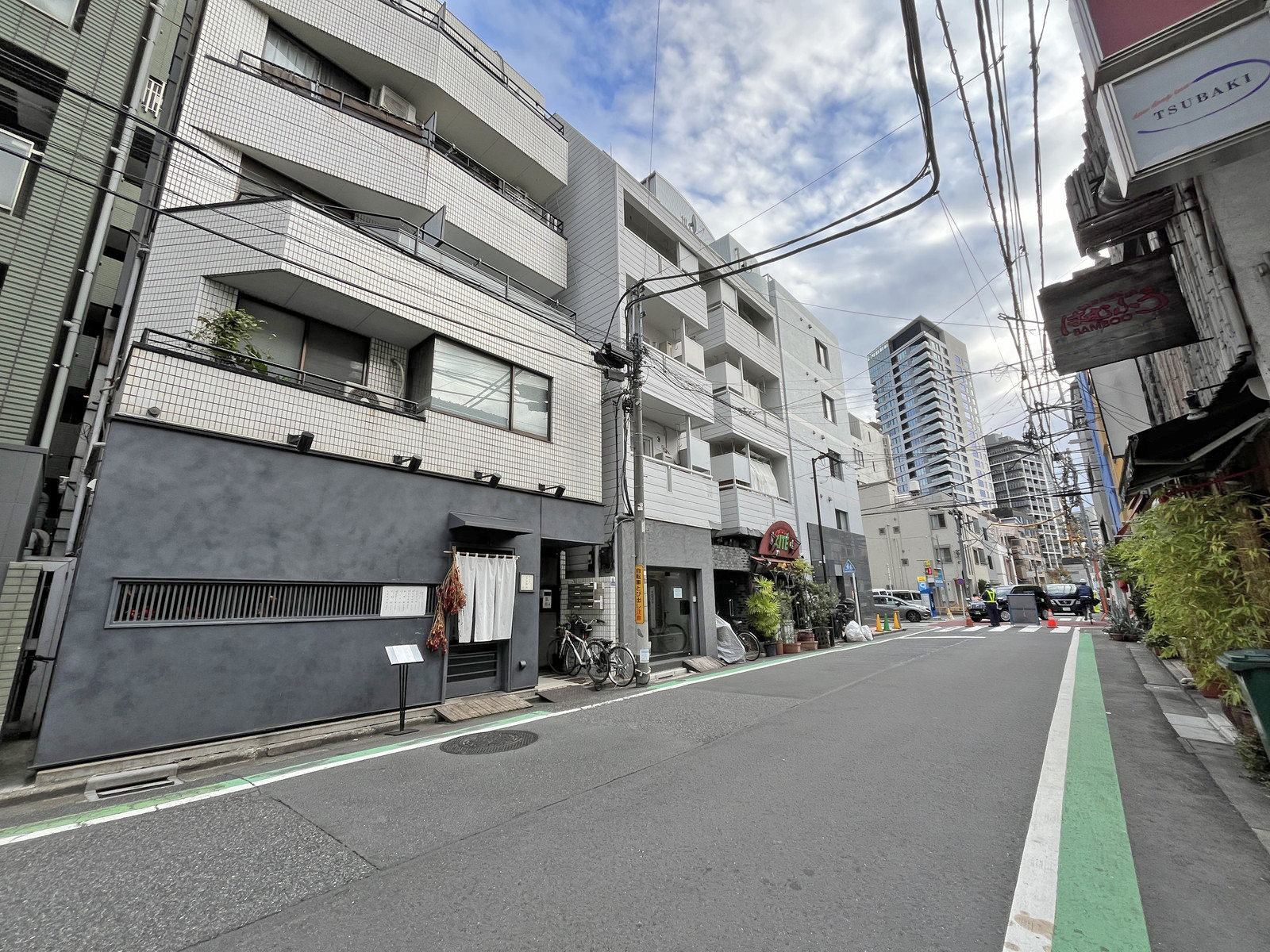 Asway NISHIAZABU 4前面通り