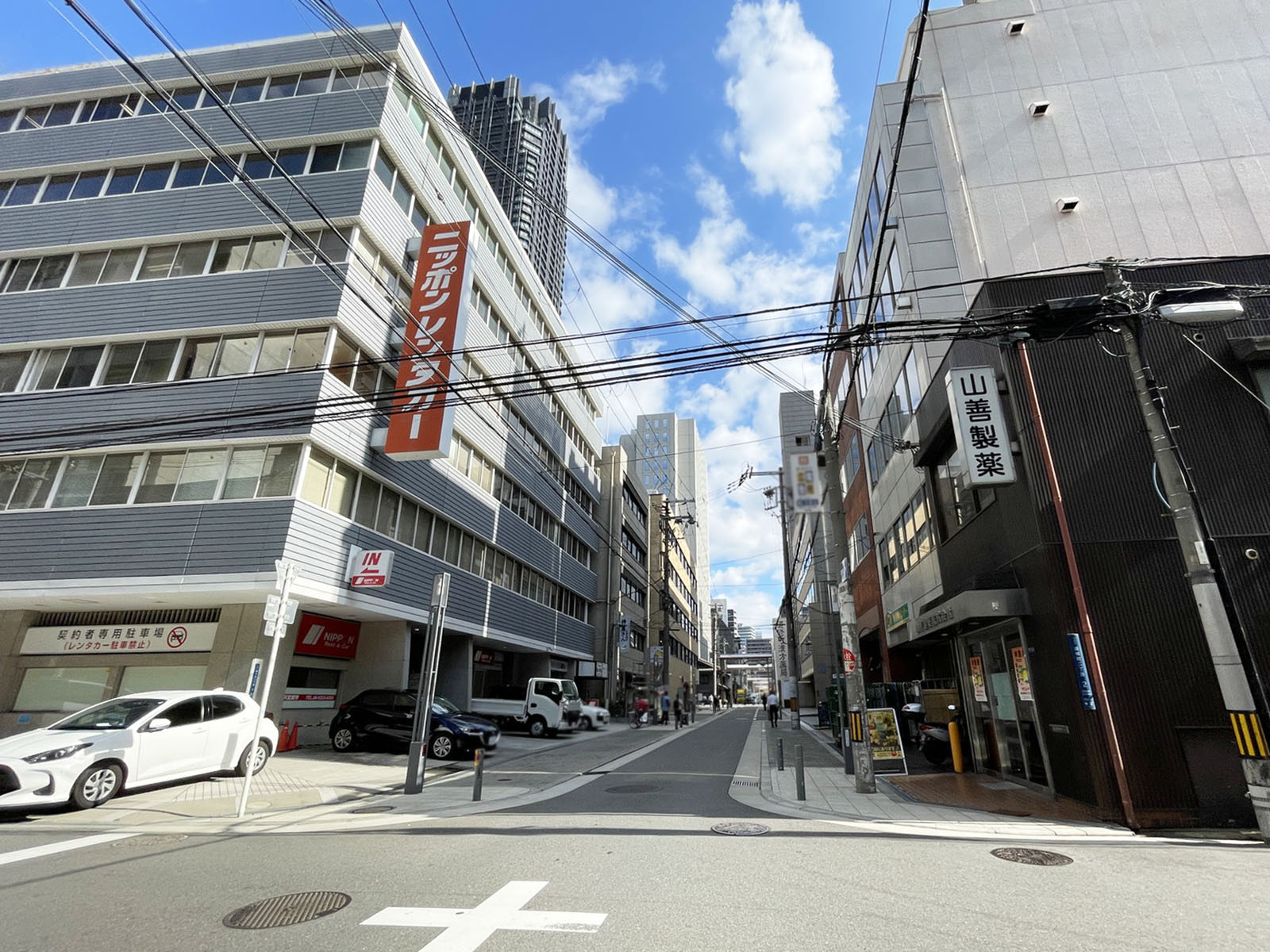 T・M・B道修町ビル前面の通り