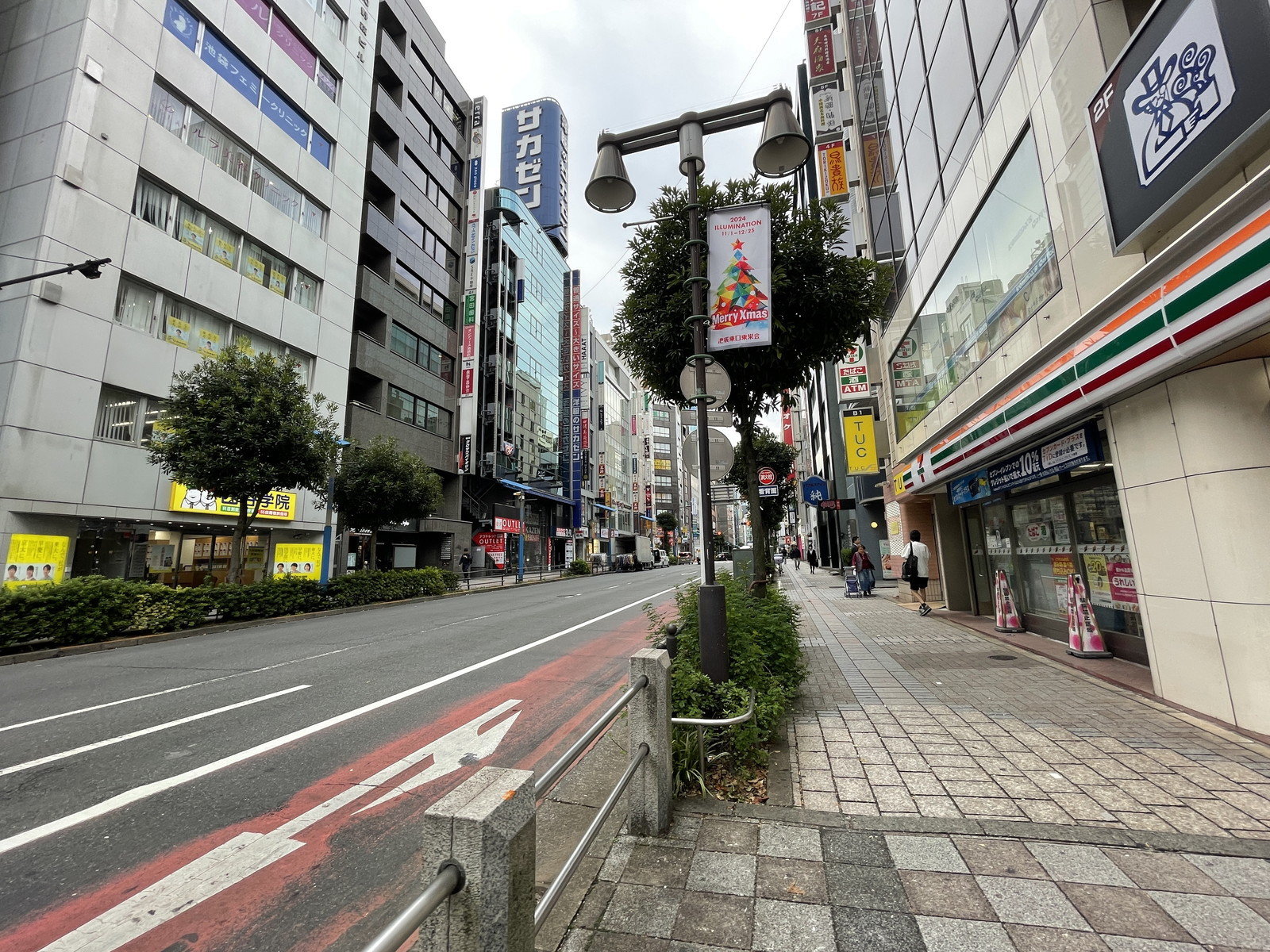 MYTビル前面の通り