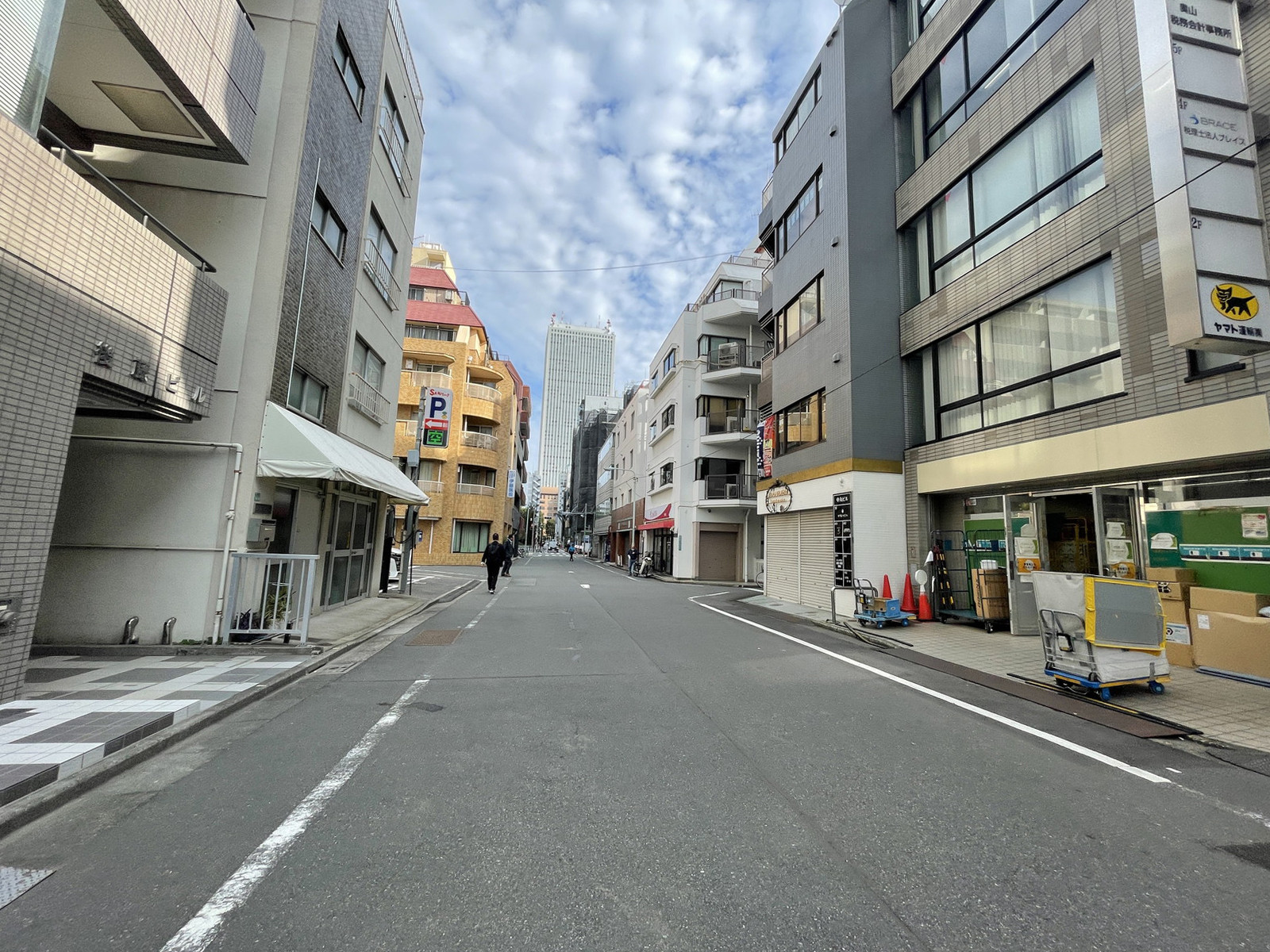 後藤ビル前面の通り