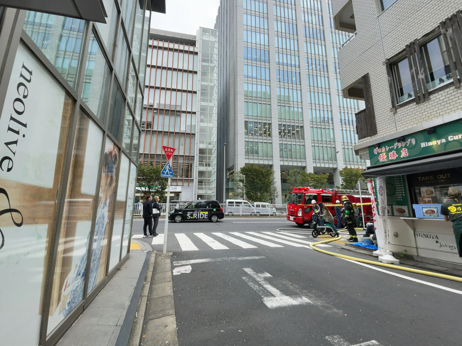 SHOKAIビル前面の通り