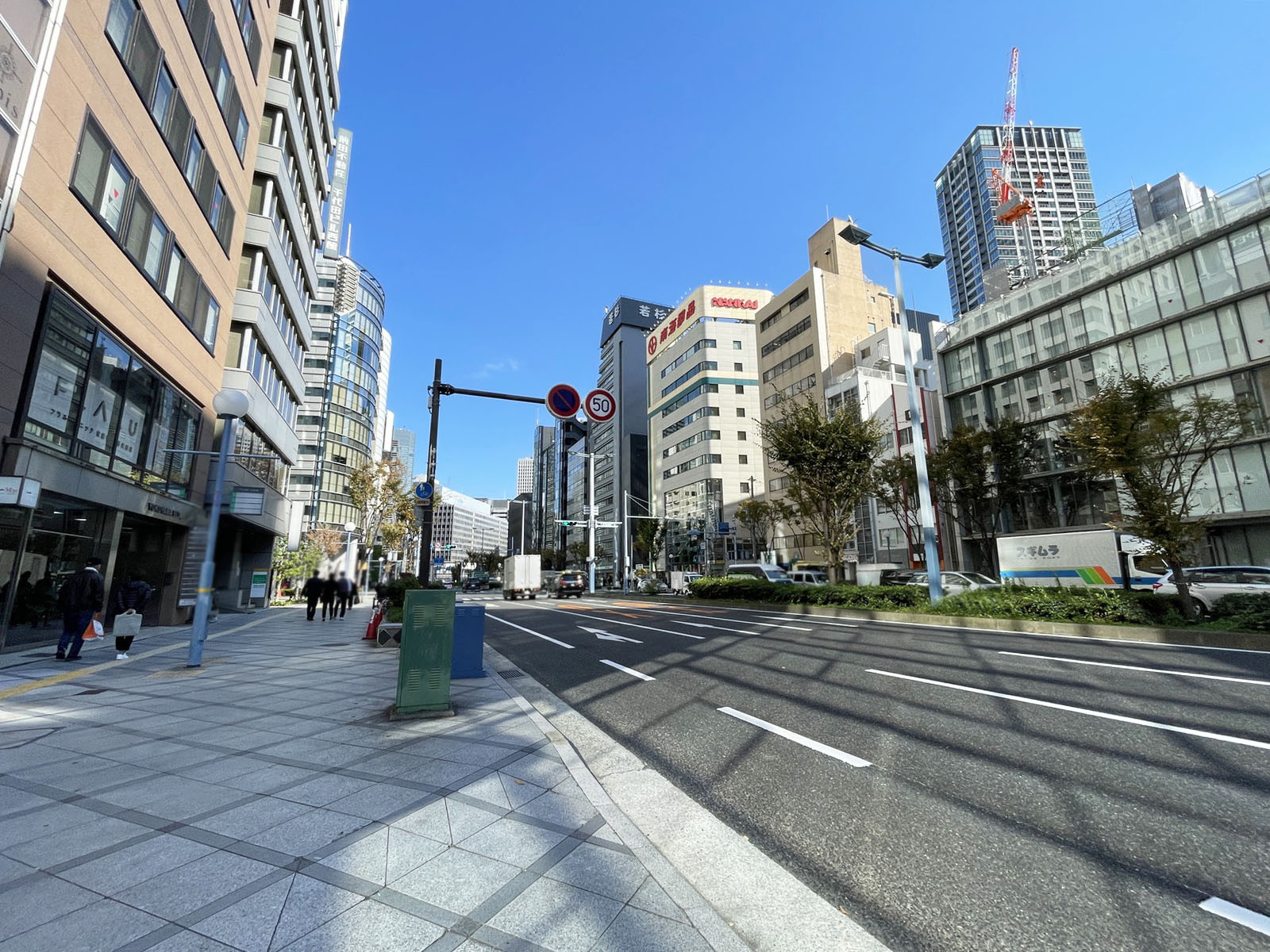 桜橋八千代ビル前面の通り