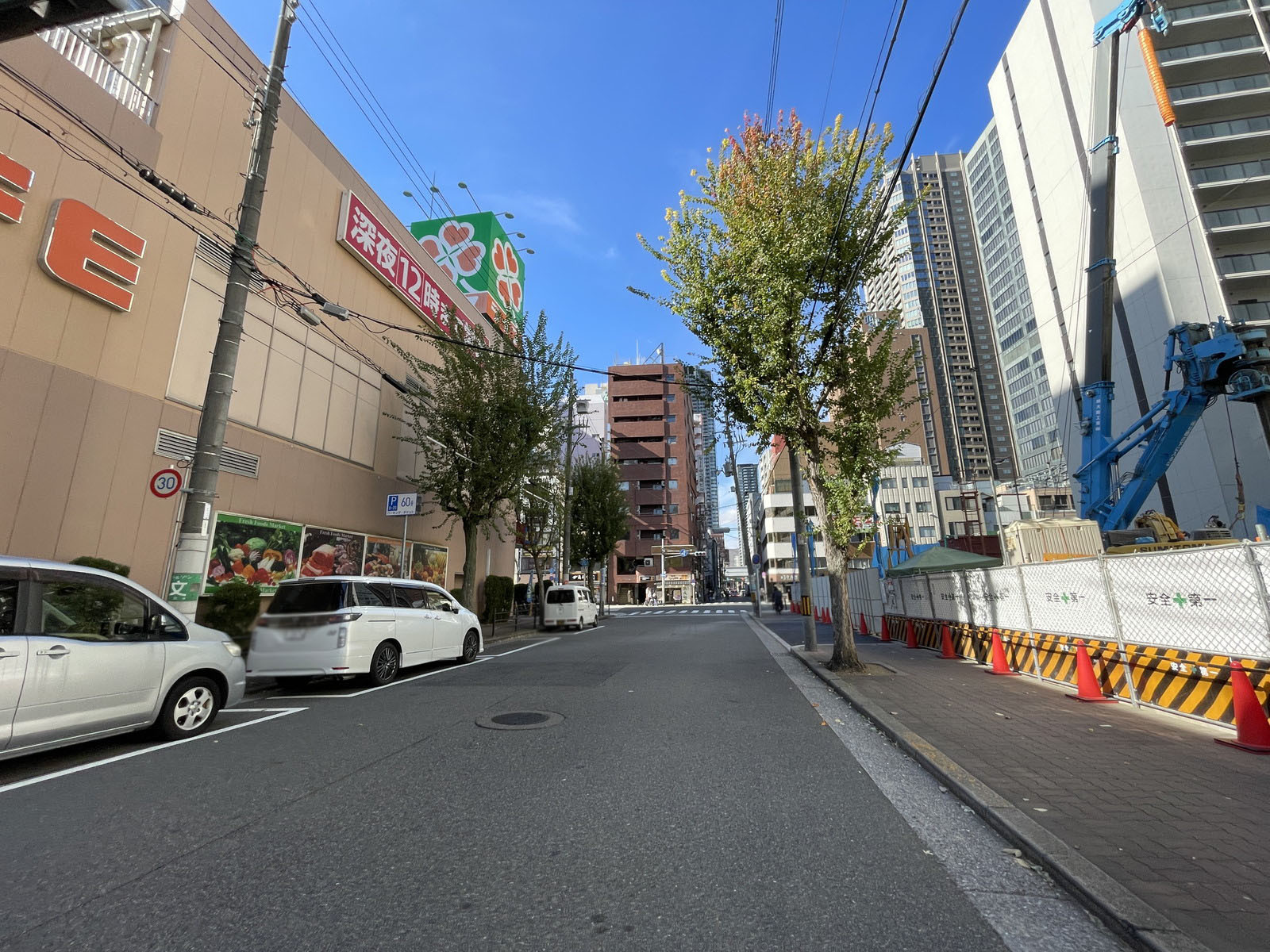 島町第二野村ビル前面の通り