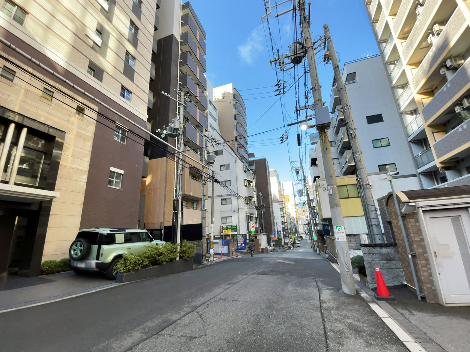 船越ANビル前面の通り