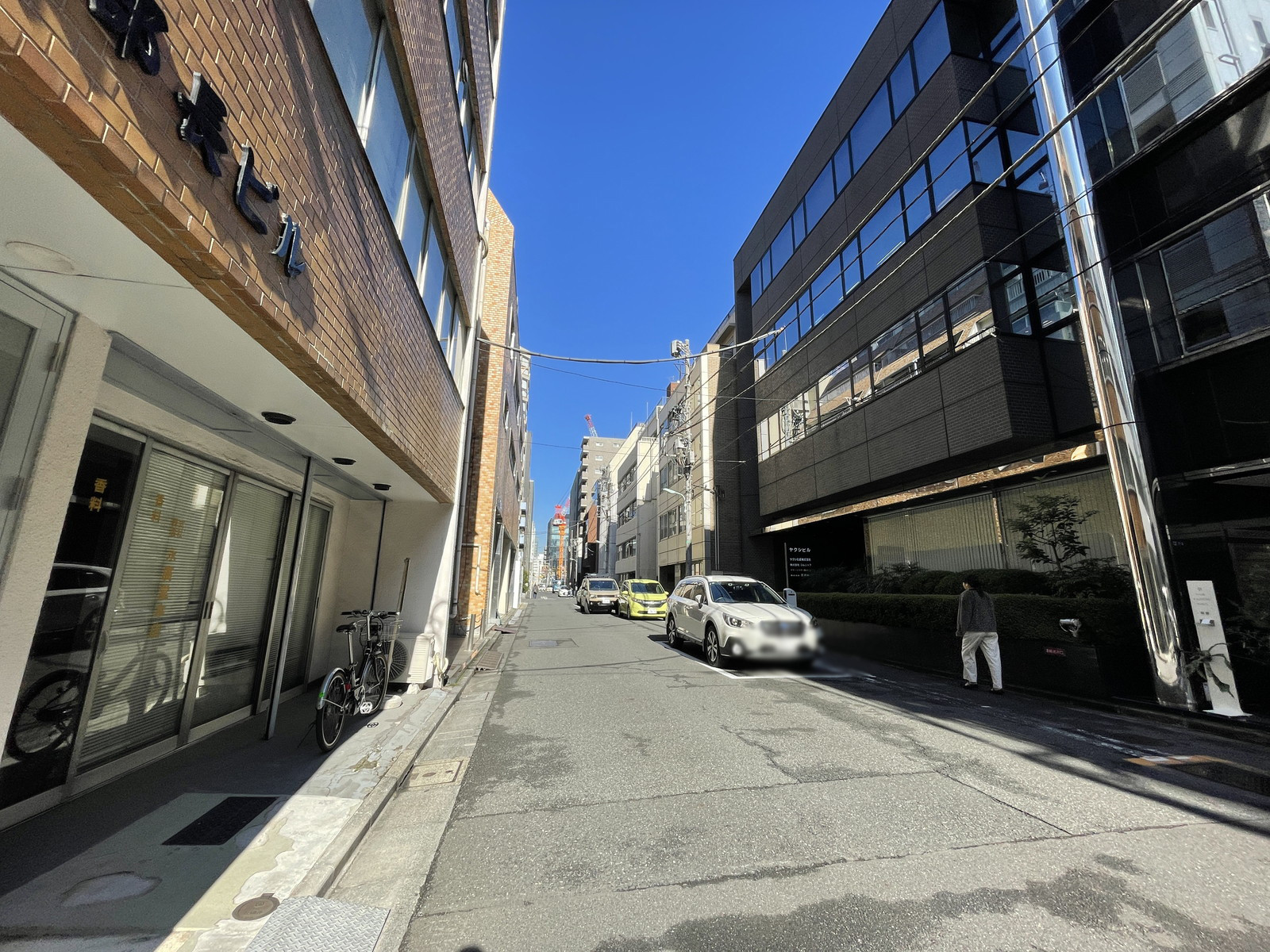 小舟町243ビル前面の通り