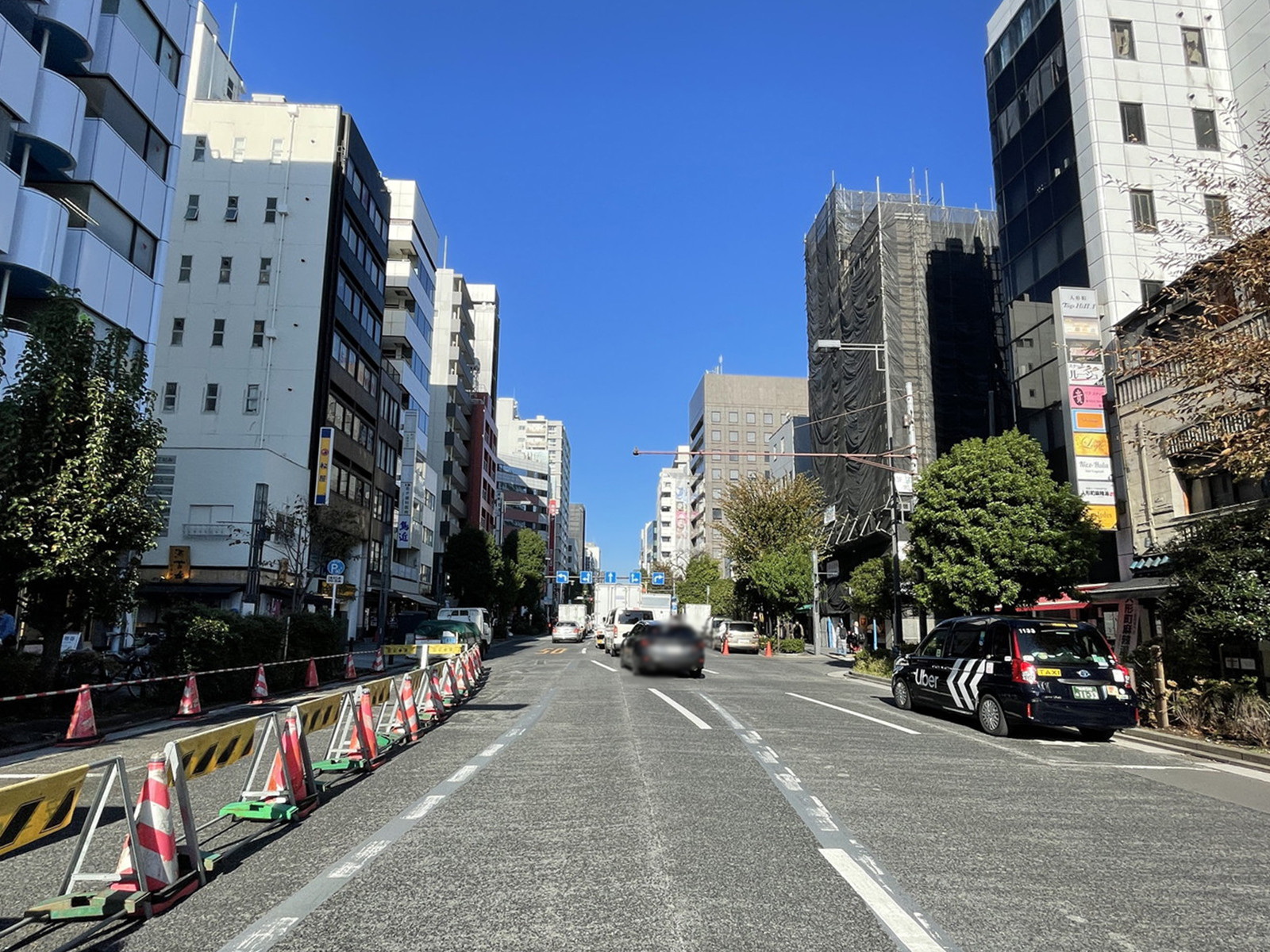 ATビル前面の通り
