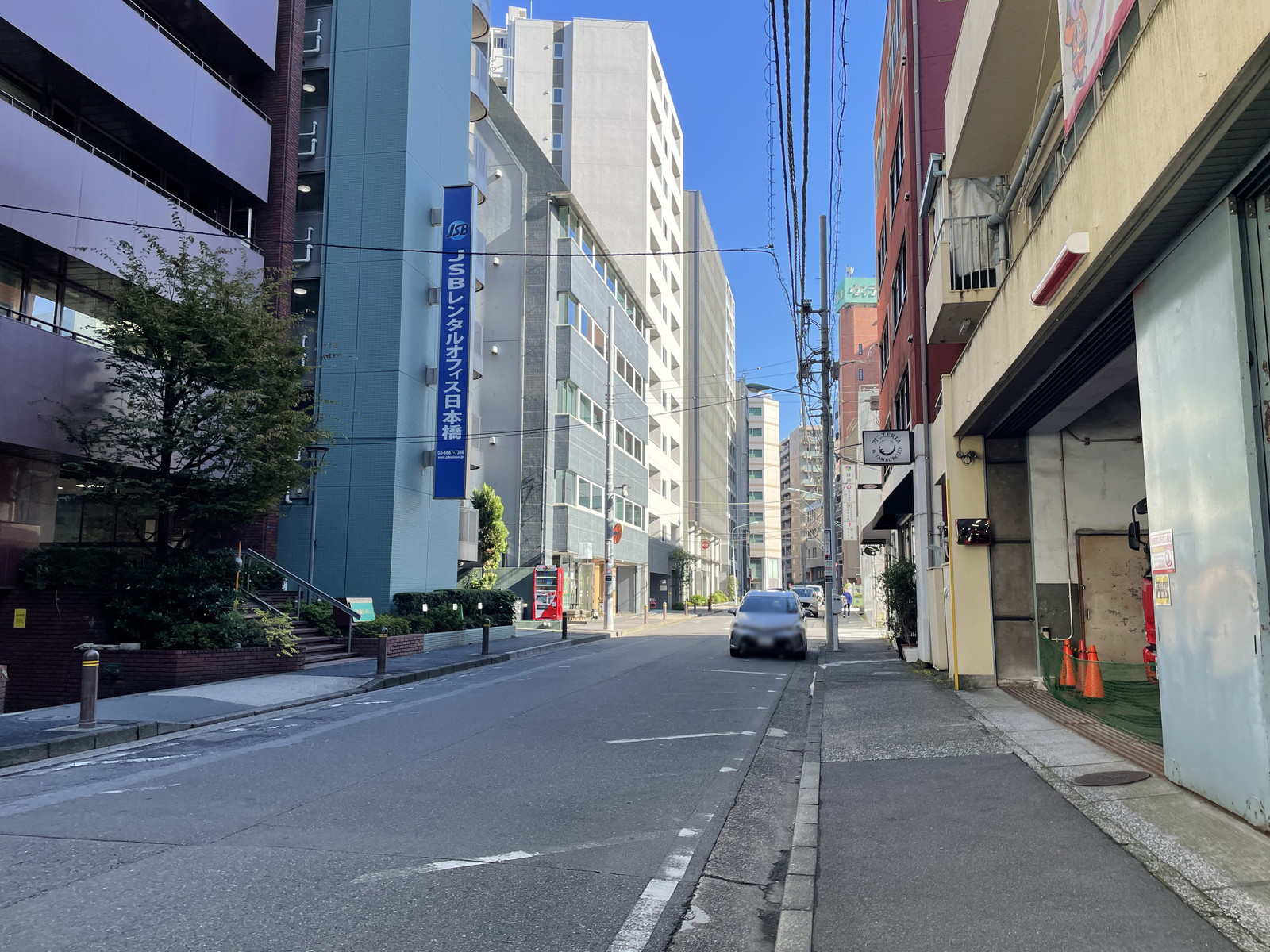堀一ビル前面の通り