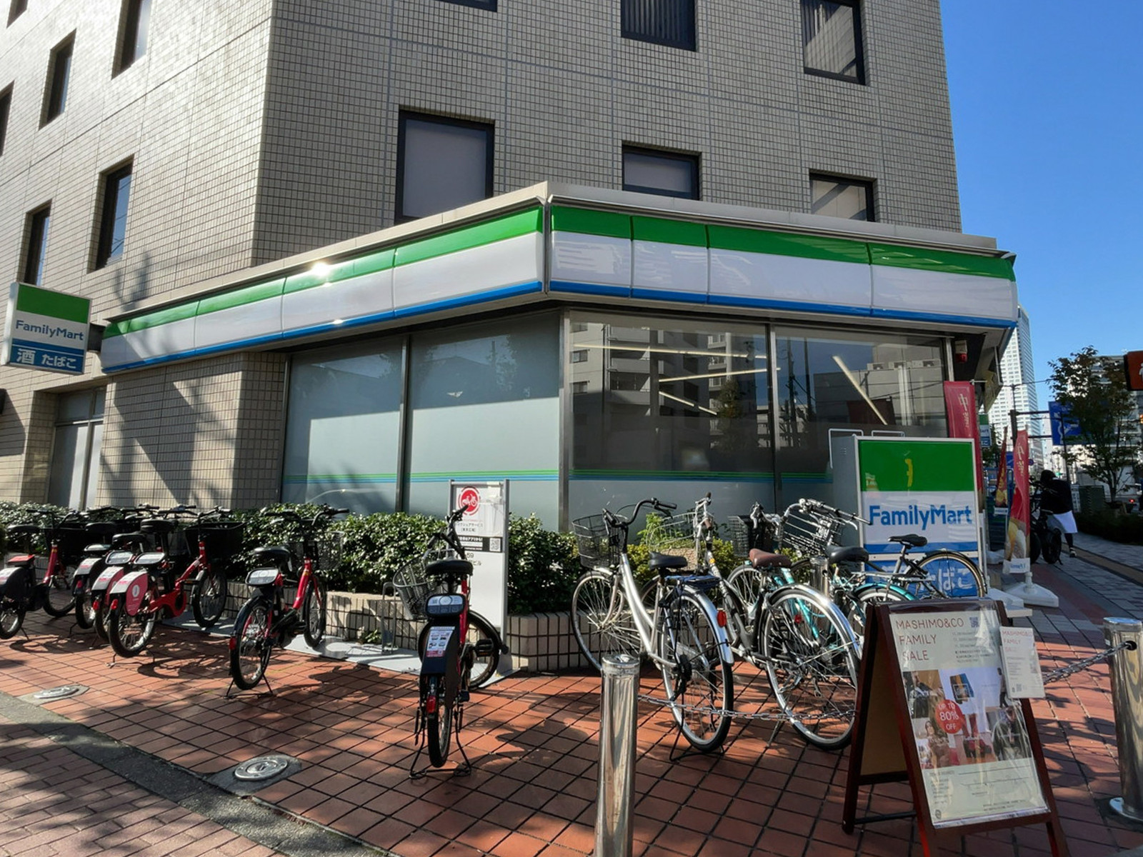 徒歩2分のファミリーマート 目黒東山一丁目店